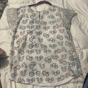 Van Heusen top size Large